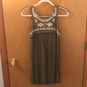 Francesca’s casual green dress